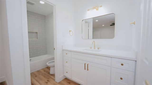 3742 Royal Manor Drive, Houston, TX 77082