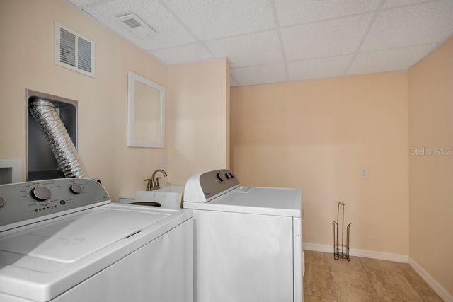 110 W WASHINGTON AVENUE, Deland, FL 32720