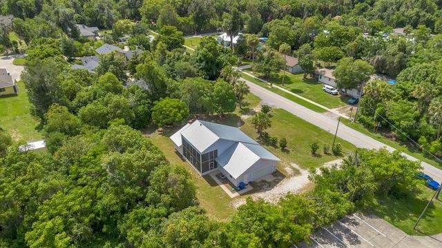110 W WASHINGTON AVENUE, Deland, FL 32720