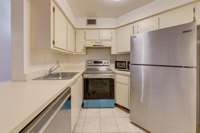 4004 ATRIUM DRIVE 4, Orlando, FL 32822