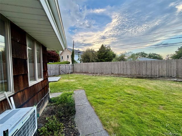 89 Bruce Avenue, Hicksville, NY 11801