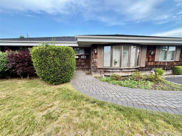 89 Bruce Avenue, Hicksville, NY 11801