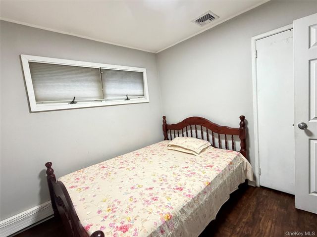 89 Bruce Avenue, Hicksville, NY 11801