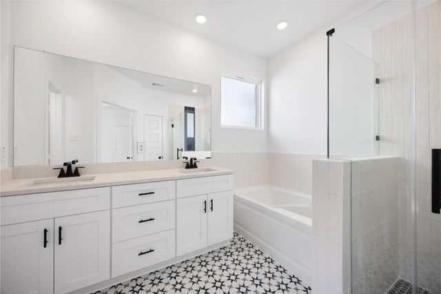 426 Zeus Mountain Drive, Crosby, TX 77532