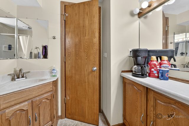 1731 S Demeter Drive, Freeport, IL 61032