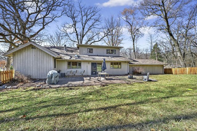 1731 S Demeter Drive, Freeport, IL 61032