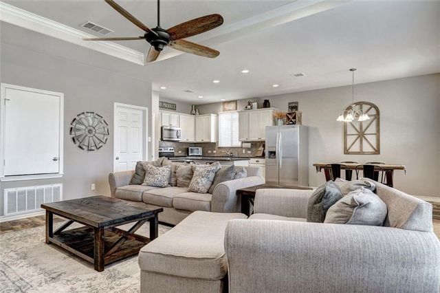 645 Sierra Mar LOOP, Leander, TX 78641