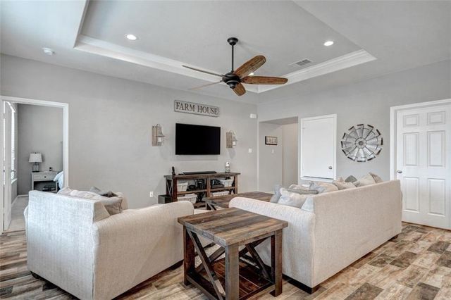 645 Sierra Mar LOOP, Leander, TX 78641