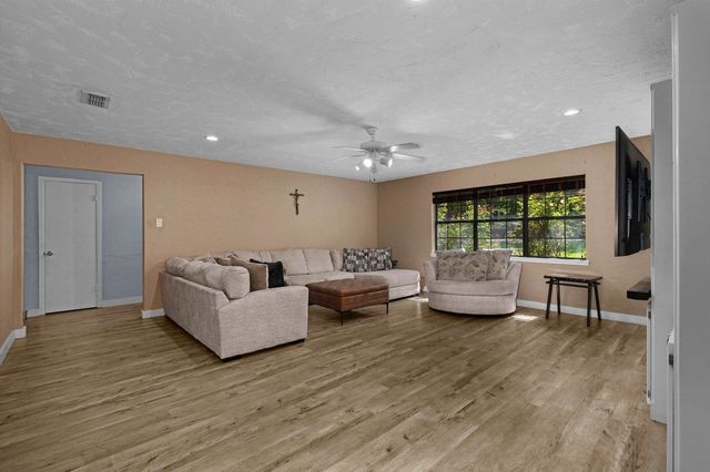 2617 Sam Page Road, Longview, TX 75605