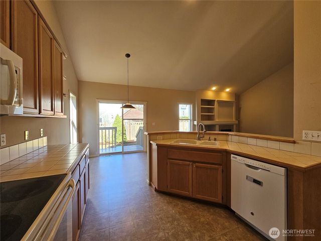 3115 52nd Place NE, Tacoma, WA 98422