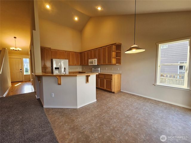3115 52nd Place NE, Tacoma, WA 98422