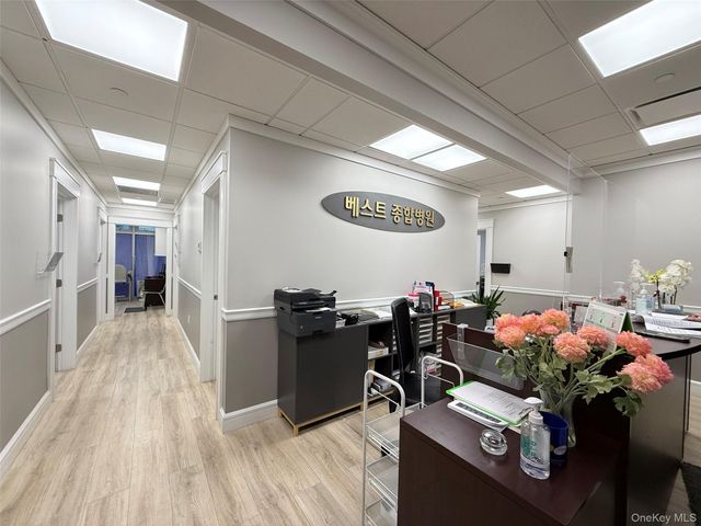 14238 37TH Avenue 2H, Flushing, NY 11354