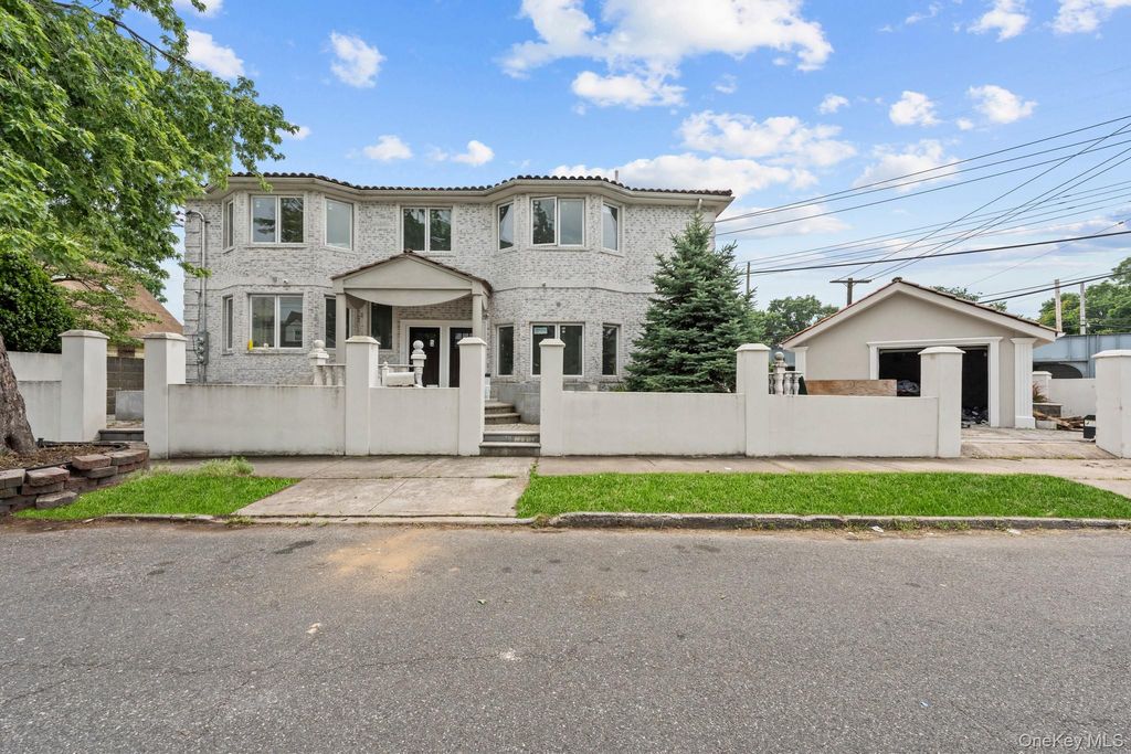 21908 138th Road, Laurelton, NY 11413