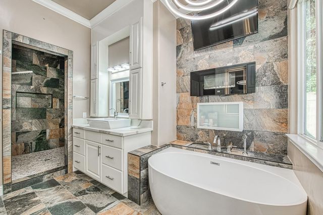 12629 Bronco Road, Madera, CA 93636