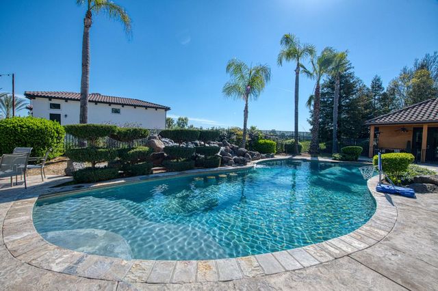 12629 Bronco Road, Madera, CA 93636