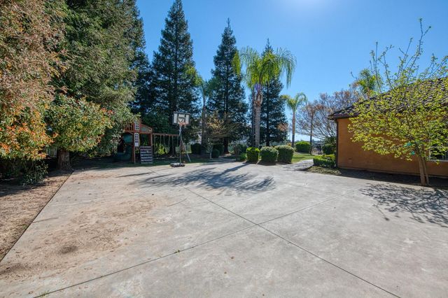 12629 Bronco Road, Madera, CA 93636