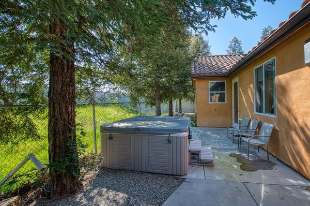 12629 Bronco Road, Madera, CA 93636