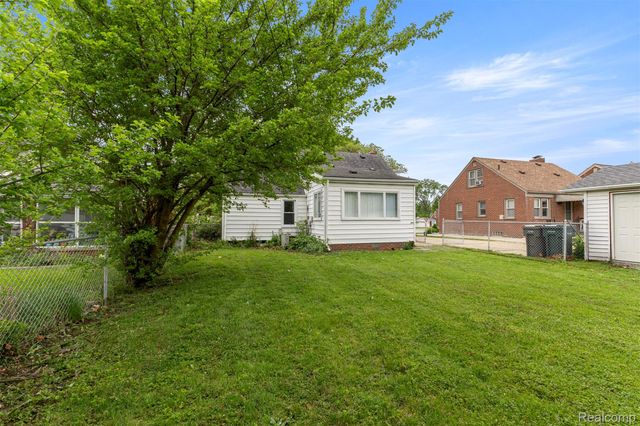 21311 Outer Drive, Dearborn, MI 48124