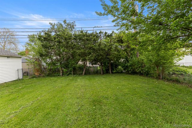 21311 Outer Drive, Dearborn, MI 48124