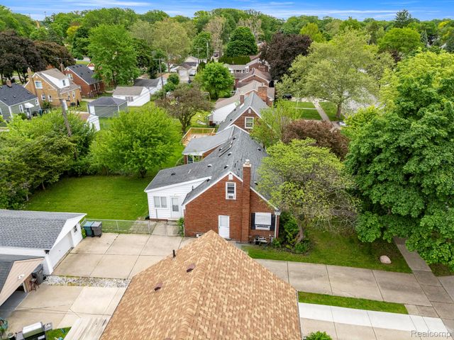 21311 Outer Drive, Dearborn, MI 48124