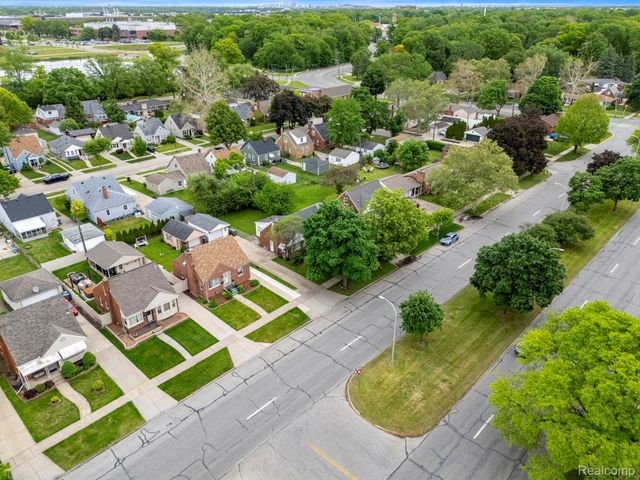 21311 Outer Drive, Dearborn, MI 48124