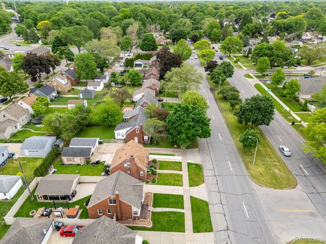 21311 Outer Drive, Dearborn, MI 48124