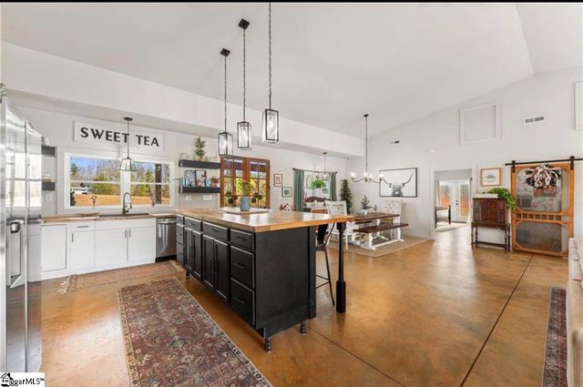 411 Sweetwater Club Drive, Seneca, SC 29672