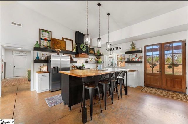 411 Sweetwater Club Drive, Seneca, SC 29672