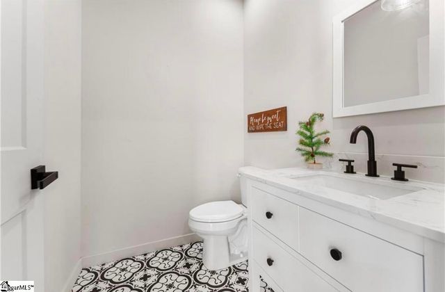 411 Sweetwater Club Drive, Seneca, SC 29672