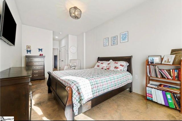 411 Sweetwater Club Drive, Seneca, SC 29672