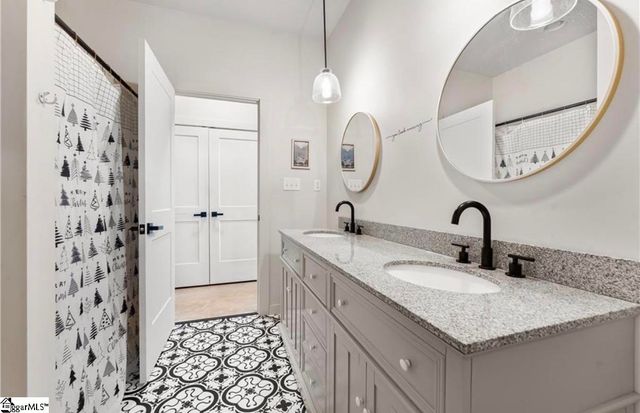 411 Sweetwater Club Drive, Seneca, SC 29672