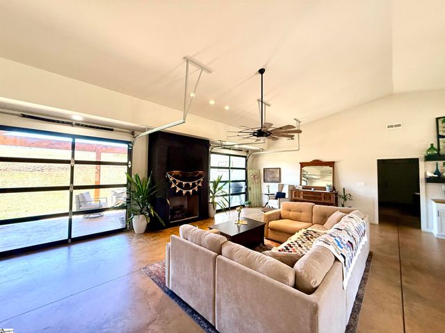 411 Sweetwater Club Drive, Seneca, SC 29672