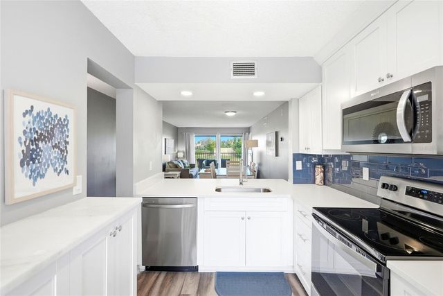 6105 PALMA DEL MAR BOULEVARD S 219, St Petersburg, FL 33715