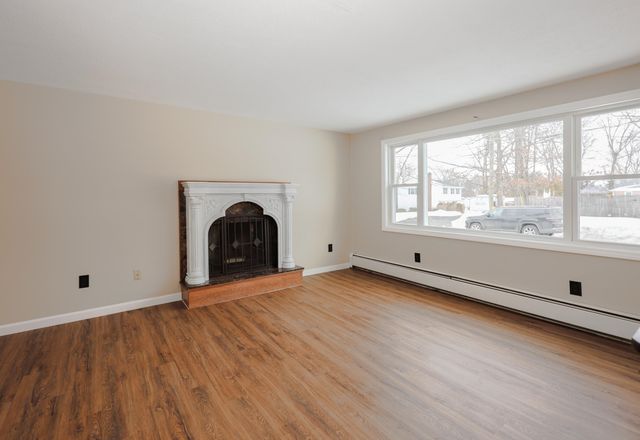 20 Nightingale Road, Nashua, NH 03062