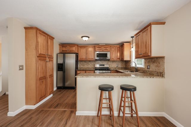 20 Nightingale Road, Nashua, NH 03062