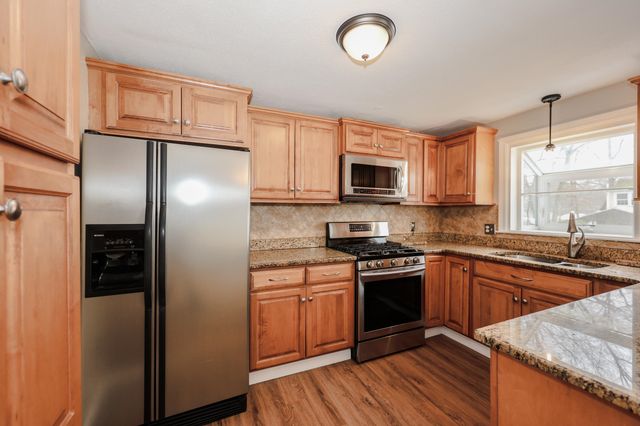 20 Nightingale Road, Nashua, NH 03062