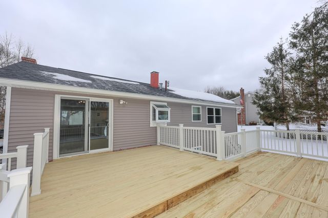 20 Nightingale Road, Nashua, NH 03062