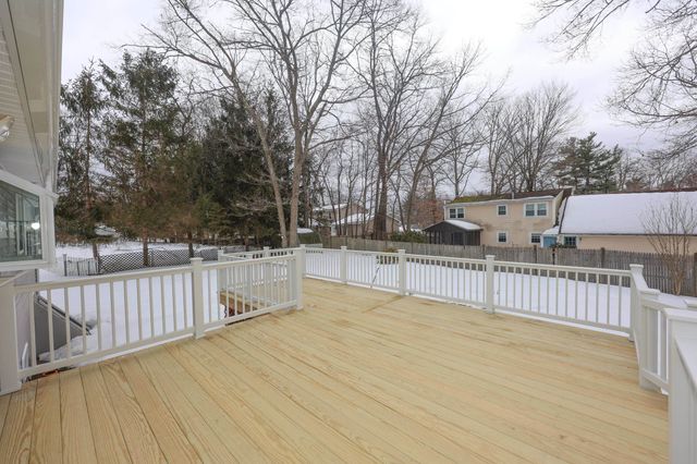 20 Nightingale Road, Nashua, NH 03062