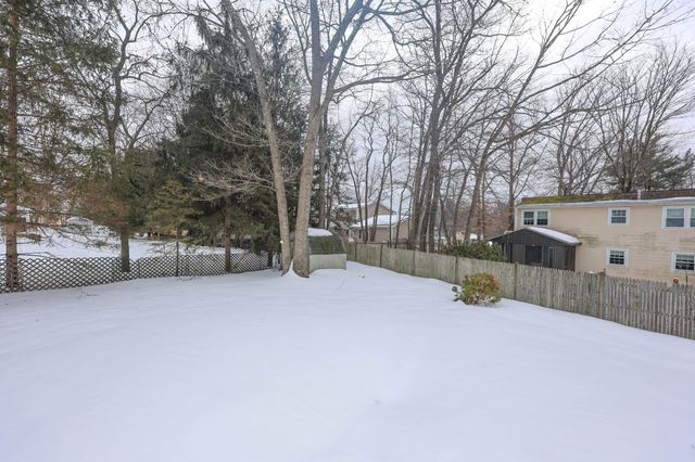 20 Nightingale Road, Nashua, NH 03062