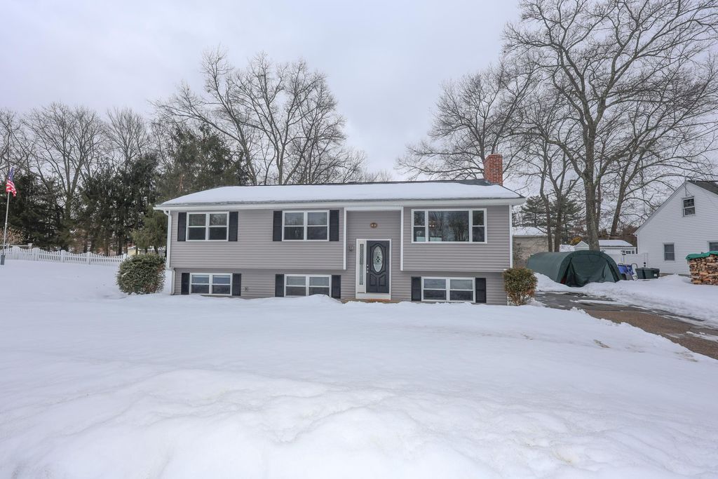 20 Nightingale Road, Nashua, NH 03062