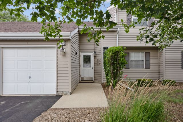 546 E Shag Bark Lane B, Streamwood, IL 60107