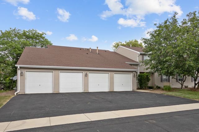 546 E Shag Bark Lane B, Streamwood, IL 60107