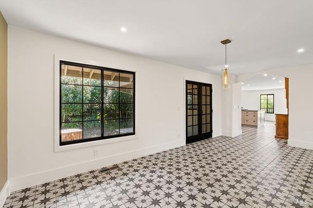 549 Catherine Ct, Santa Rosa, CA 95409