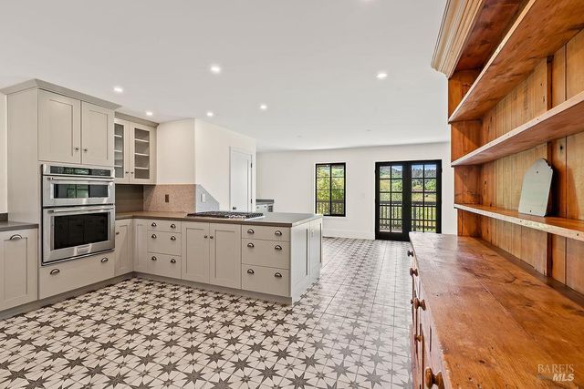 549 Catherine Ct, Santa Rosa, CA 95409