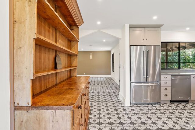 549 Catherine Ct, Santa Rosa, CA 95409