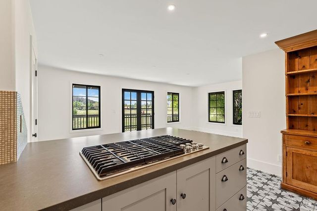 549 Catherine Ct, Santa Rosa, CA 95409