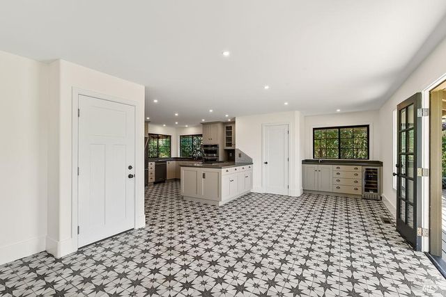 549 Catherine Ct, Santa Rosa, CA 95409