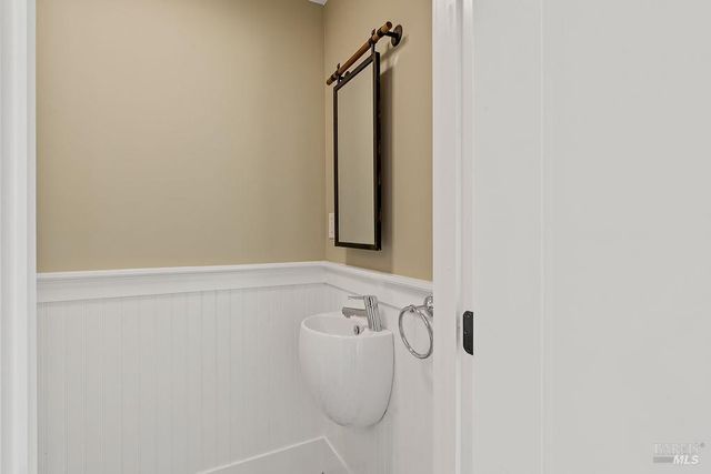 549 Catherine Ct, Santa Rosa, CA 95409