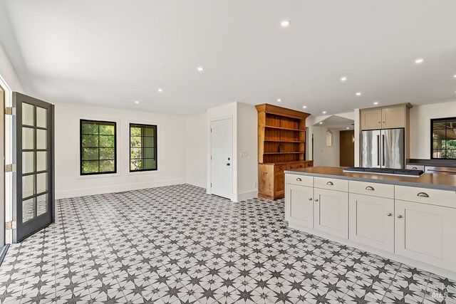 549 Catherine Ct, Santa Rosa, CA 95409