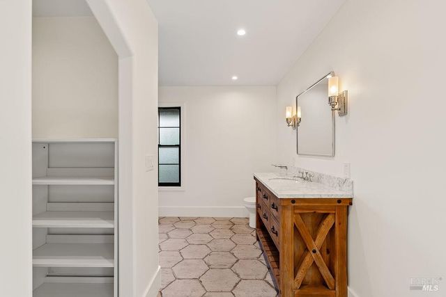 549 Catherine Ct, Santa Rosa, CA 95409